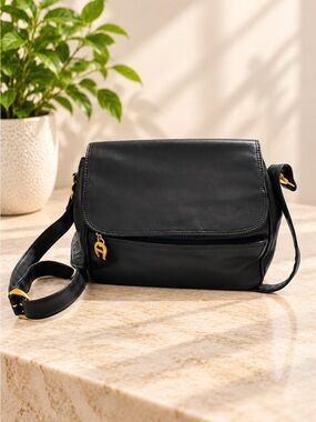 Vintage Etienne Aigner Black Leather Crossbody Bag Flap Shoulder Purse
